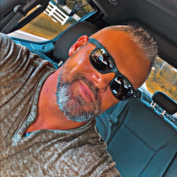 Meet your Posher, Dustin - Picture 2 of 8